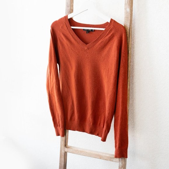 Love Tree Sweaters - LOVE TREE V NECK LONG SLEEVE PULLOVER THIN SWEATER TOP - SZ L